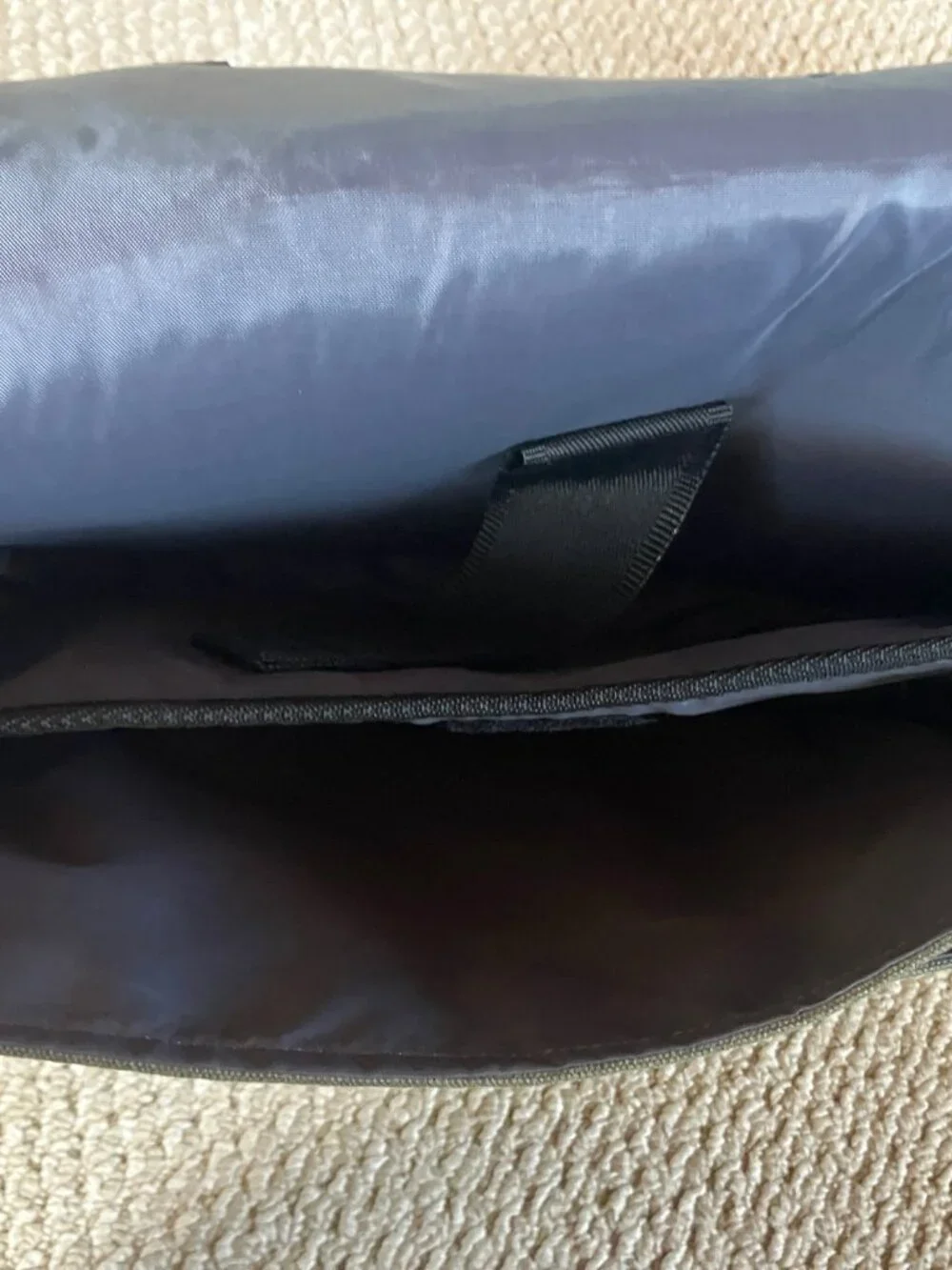 NWOT Swiss Gear Wenger Zinc model laptop/messenger bag Padded Laptop Compartment